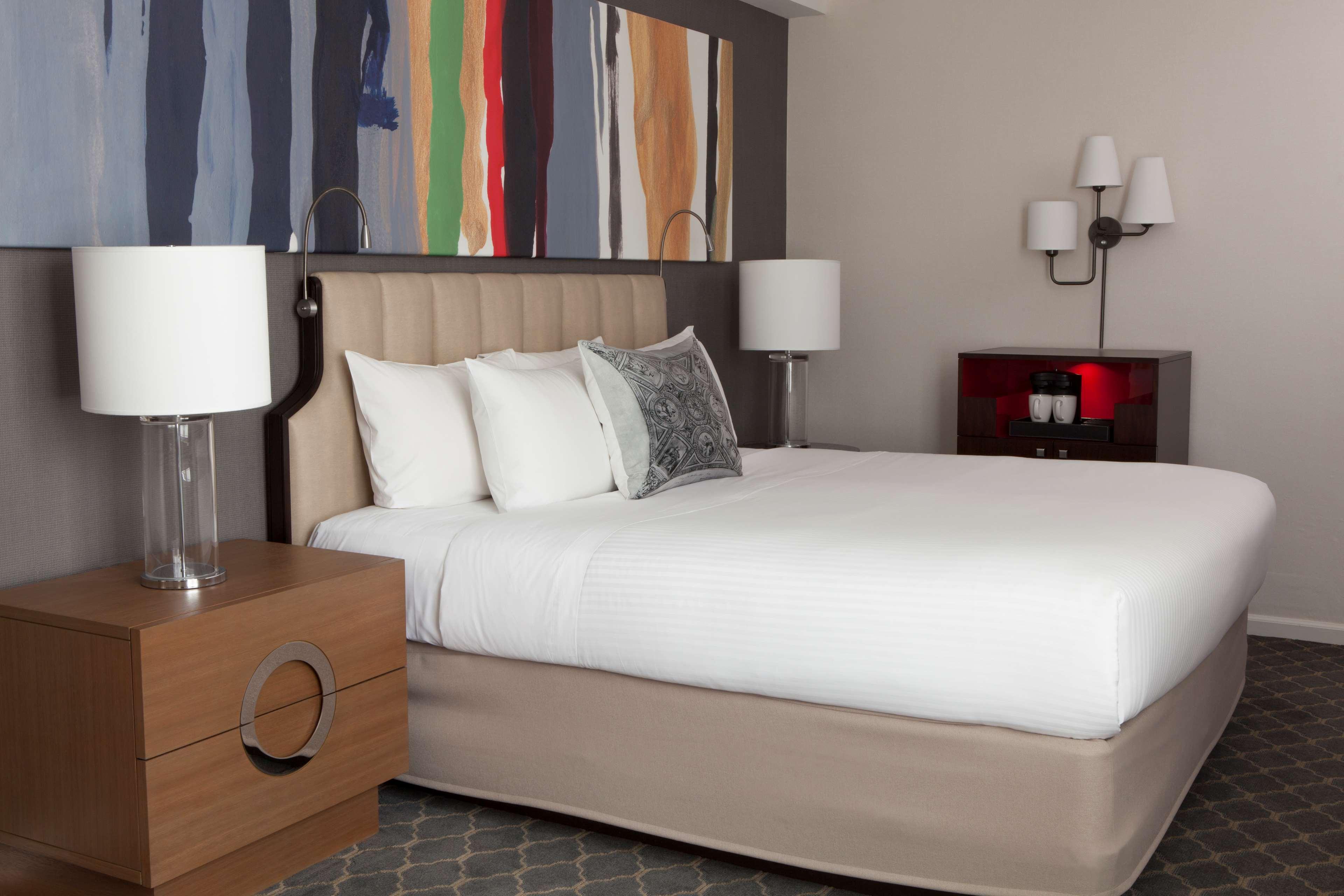 The Fifty Sonesta Hotel New York City Exterior photo
