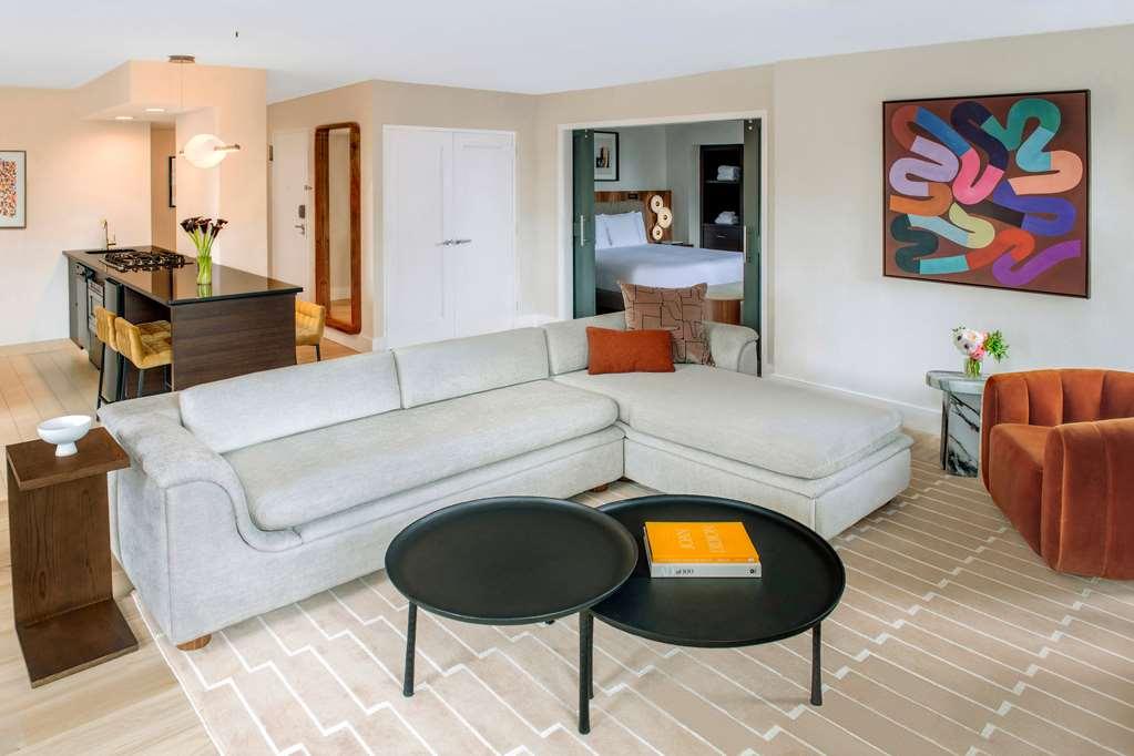 The Fifty Sonesta Hotel New York City Room photo