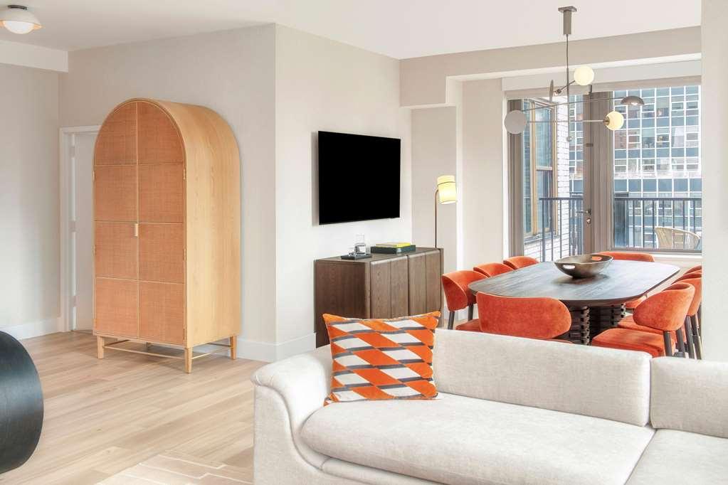 The Fifty Sonesta Hotel New York City Room photo