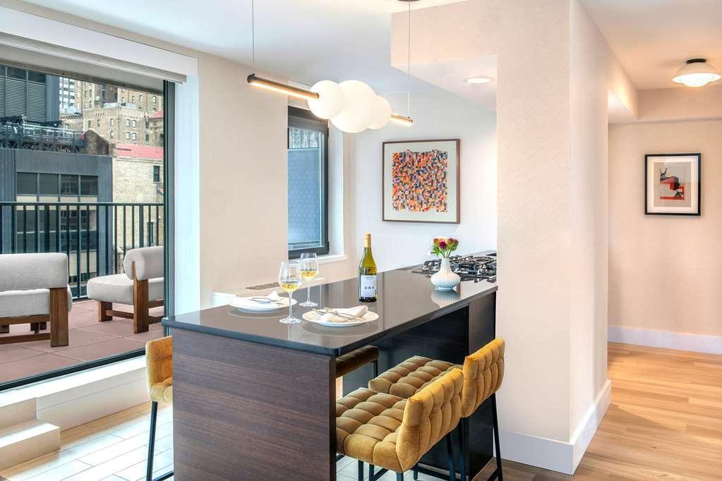 The Fifty Sonesta Hotel New York City Room photo
