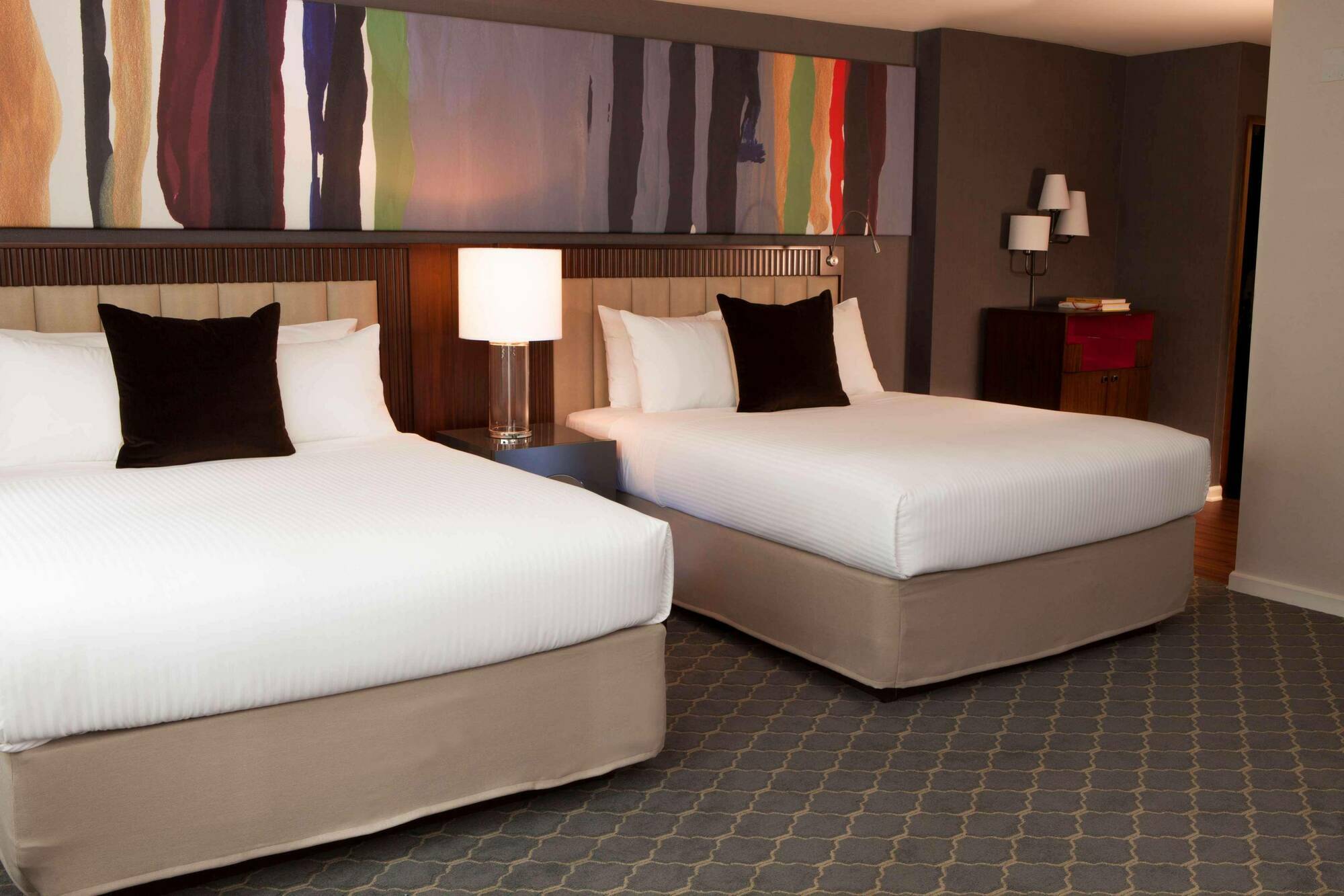The Fifty Sonesta Hotel New York City Exterior photo